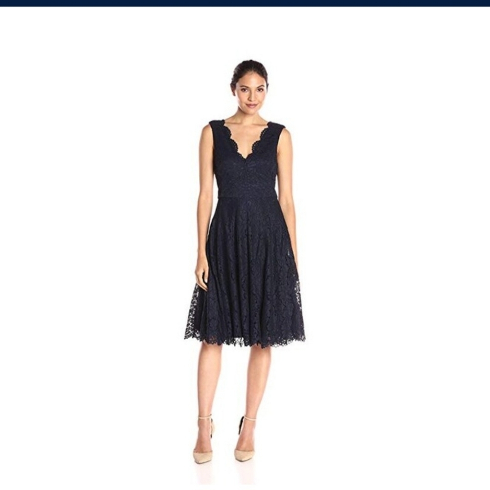 VERA WANG WOMEN'S NAVY LACE FIT AND FLARE SLEEVELESS DRESS SIZE 8
